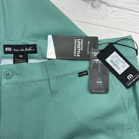 Travis Mathew • Gyoza Pant in Balsam Green - Picture 3 of 4